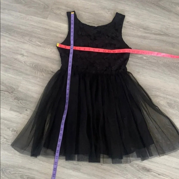 Adorable little black dress size  medium - Picture 4 of 9
